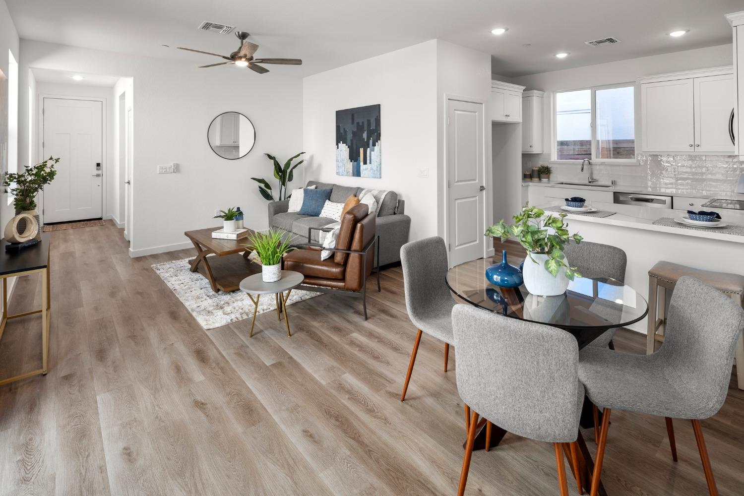 Detail Gallery Image 7 of 35 For 8660 Starburst Way, Sacramento,  CA 95823 - 3 Beds | 2 Baths