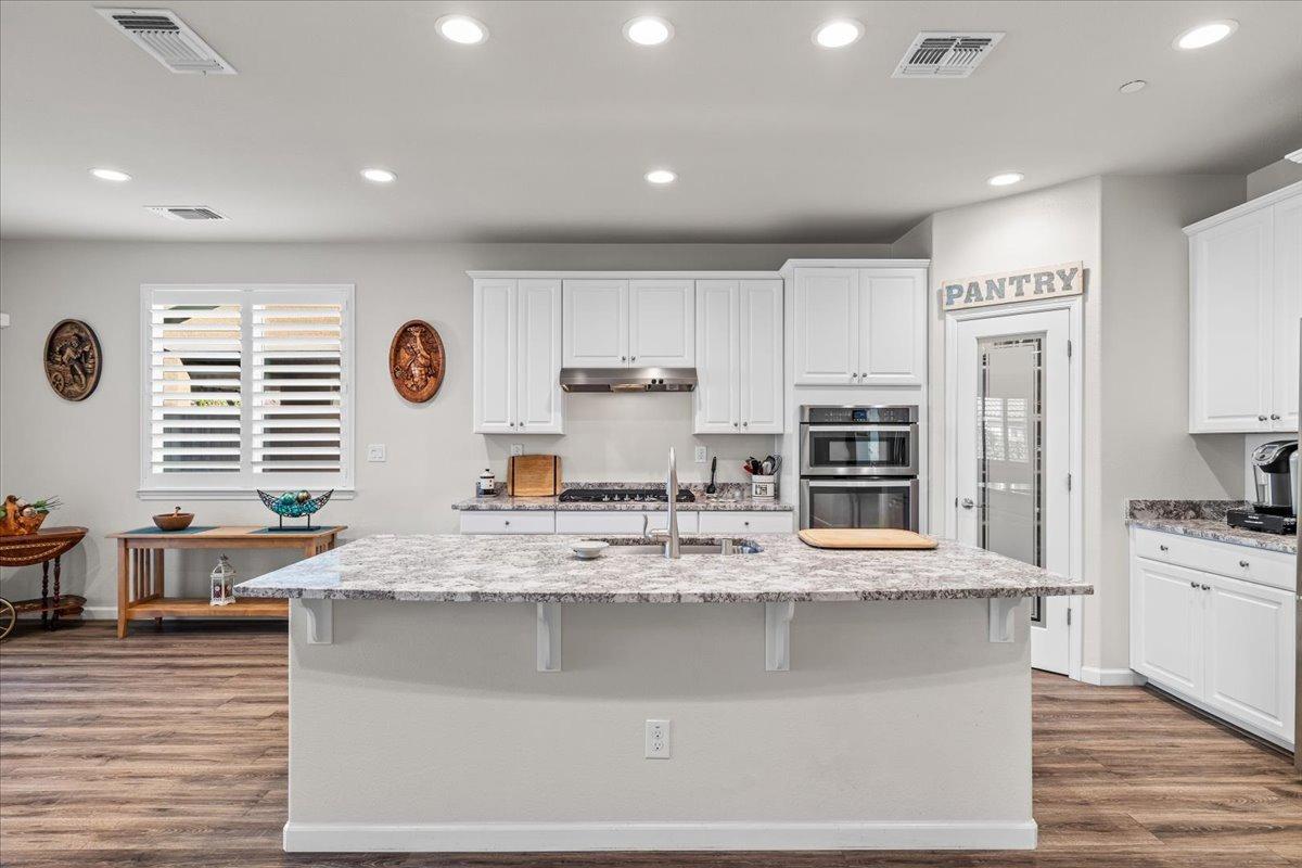 Detail Gallery Image 11 of 80 For 2693 Shadow Berry Dr, Manteca,  CA 95336 - 3 Beds | 2 Baths