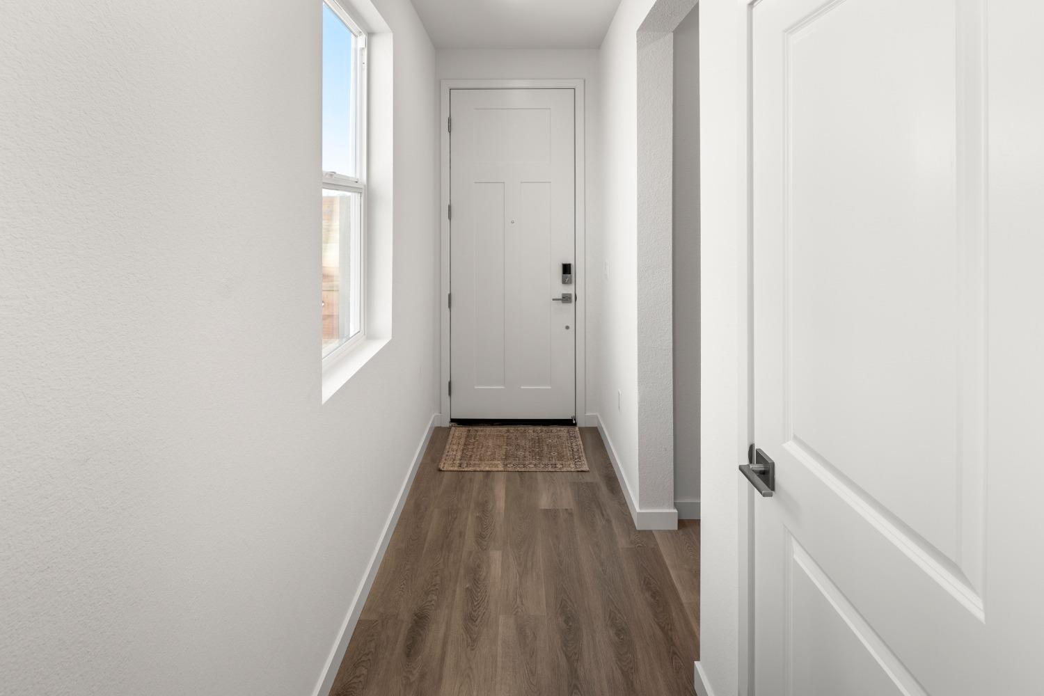 Detail Gallery Image 5 of 35 For 8660 Starburst Way, Sacramento,  CA 95823 - 3 Beds | 2 Baths