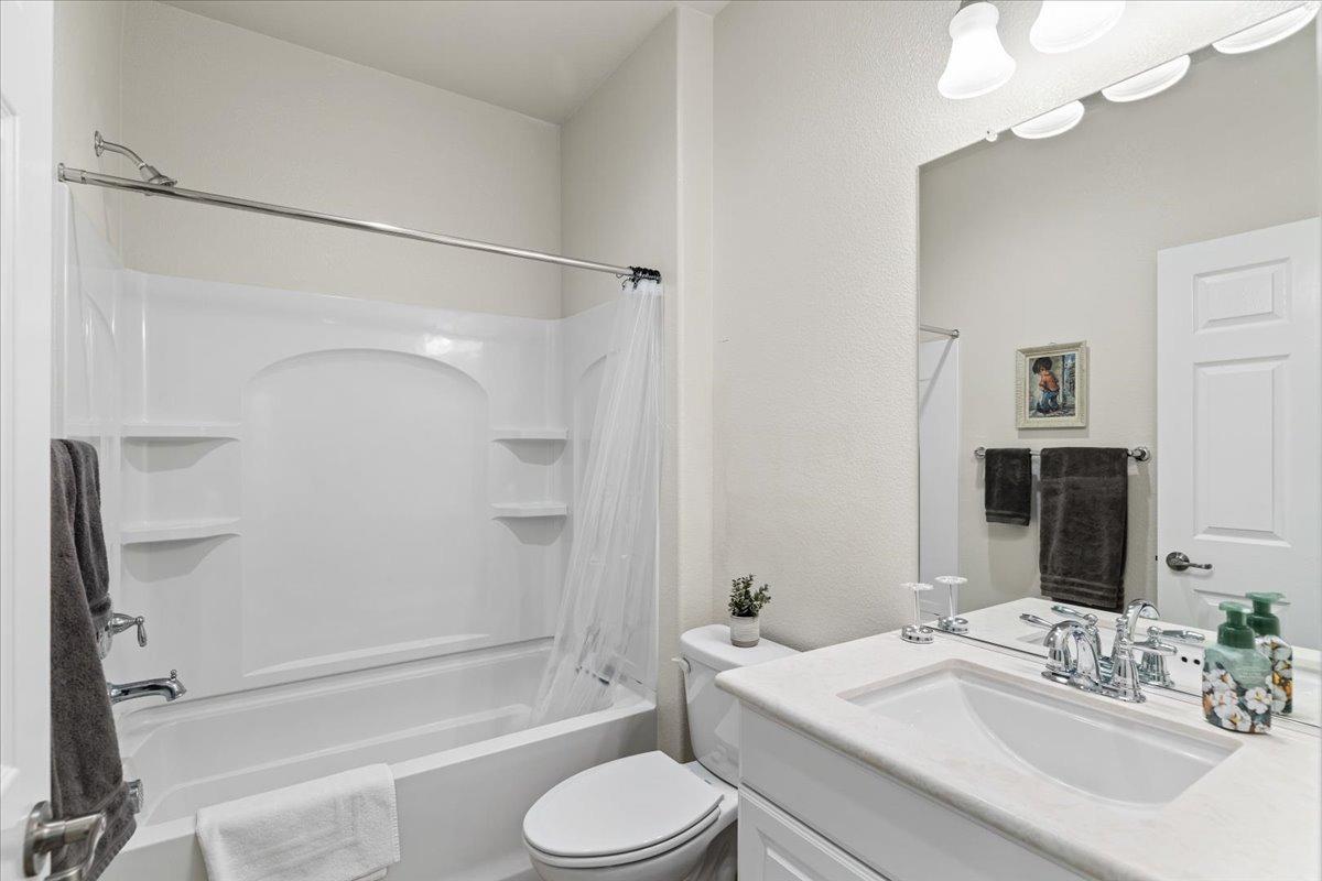 Detail Gallery Image 33 of 80 For 2693 Shadow Berry Dr, Manteca,  CA 95336 - 3 Beds | 2 Baths
