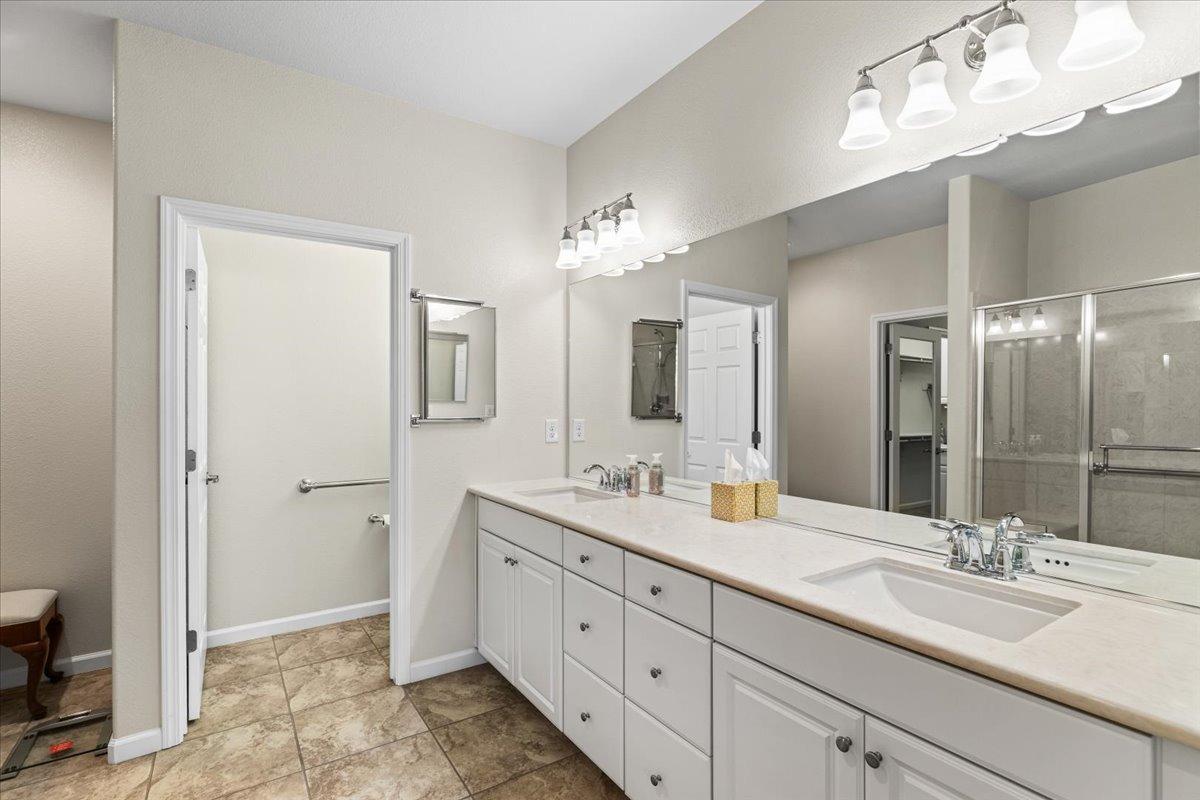 Detail Gallery Image 24 of 80 For 2693 Shadow Berry Dr, Manteca,  CA 95336 - 3 Beds | 2 Baths