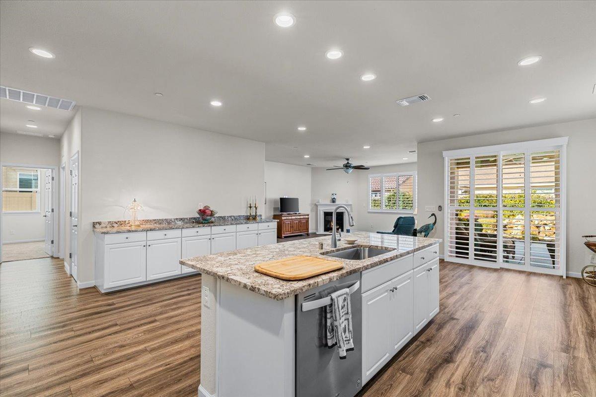 Detail Gallery Image 17 of 80 For 2693 Shadow Berry Dr, Manteca,  CA 95336 - 3 Beds | 2 Baths