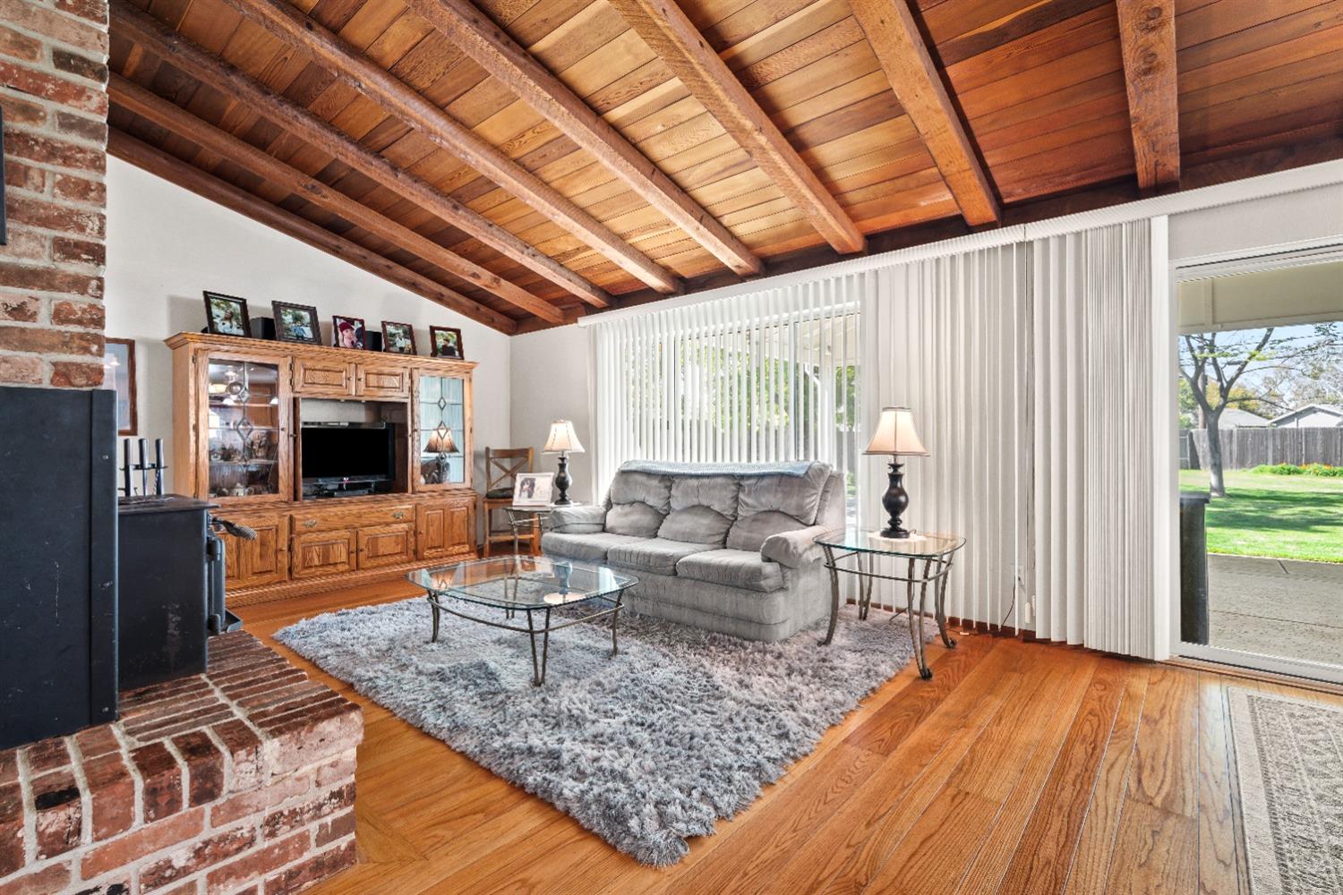 Detail Gallery Image 4 of 39 For 3529 Ridgewood Way, Sacramento,  CA 95821 - 4 Beds | 2/1 Baths