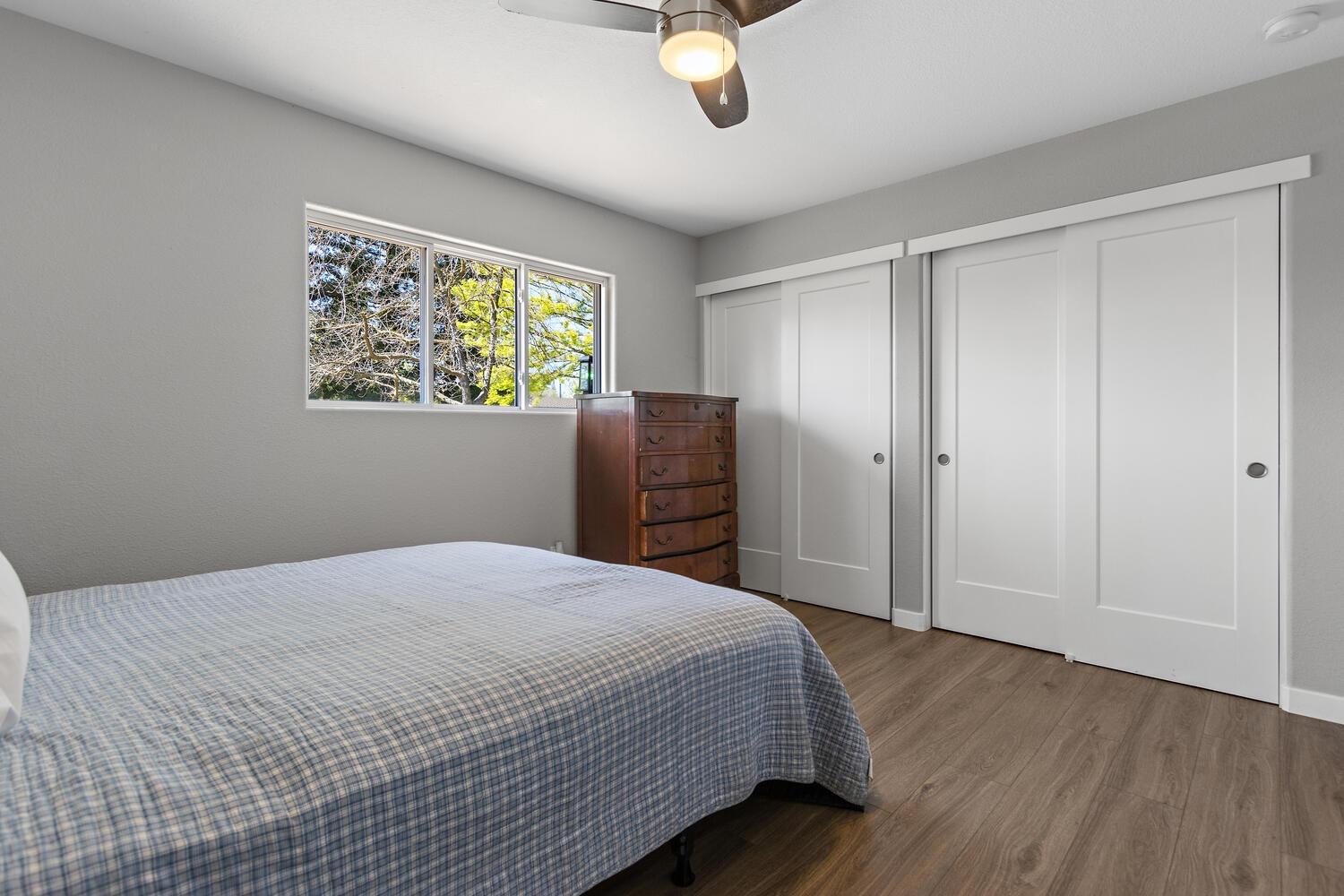 Detail Gallery Image 13 of 27 For 6407 Oakridge Way, Sacramento,  CA 95831 - 2 Beds | 2/1 Baths