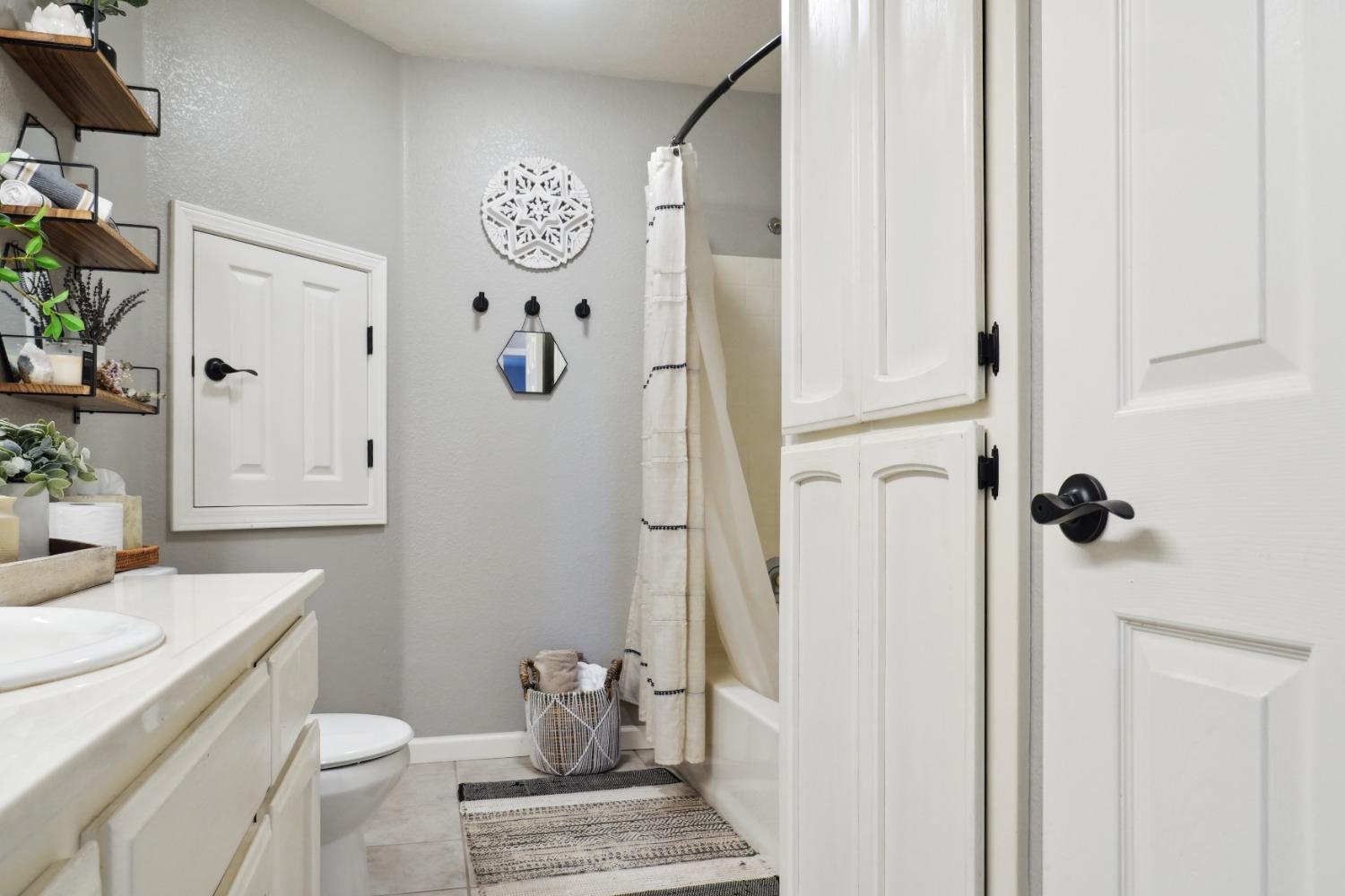 Detail Gallery Image 38 of 82 For 686 Tusky Ave, Los Banos,  CA 93635 - 4 Beds | 3 Baths