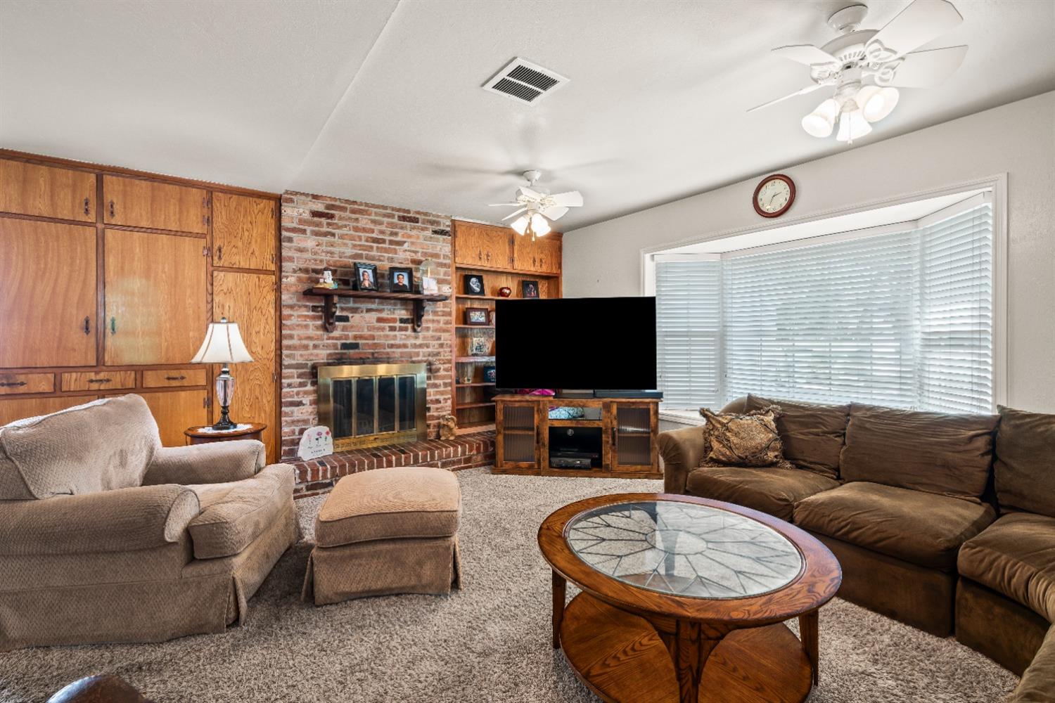 Detail Gallery Image 15 of 39 For 3529 Ridgewood Way, Sacramento,  CA 95821 - 4 Beds | 2/1 Baths