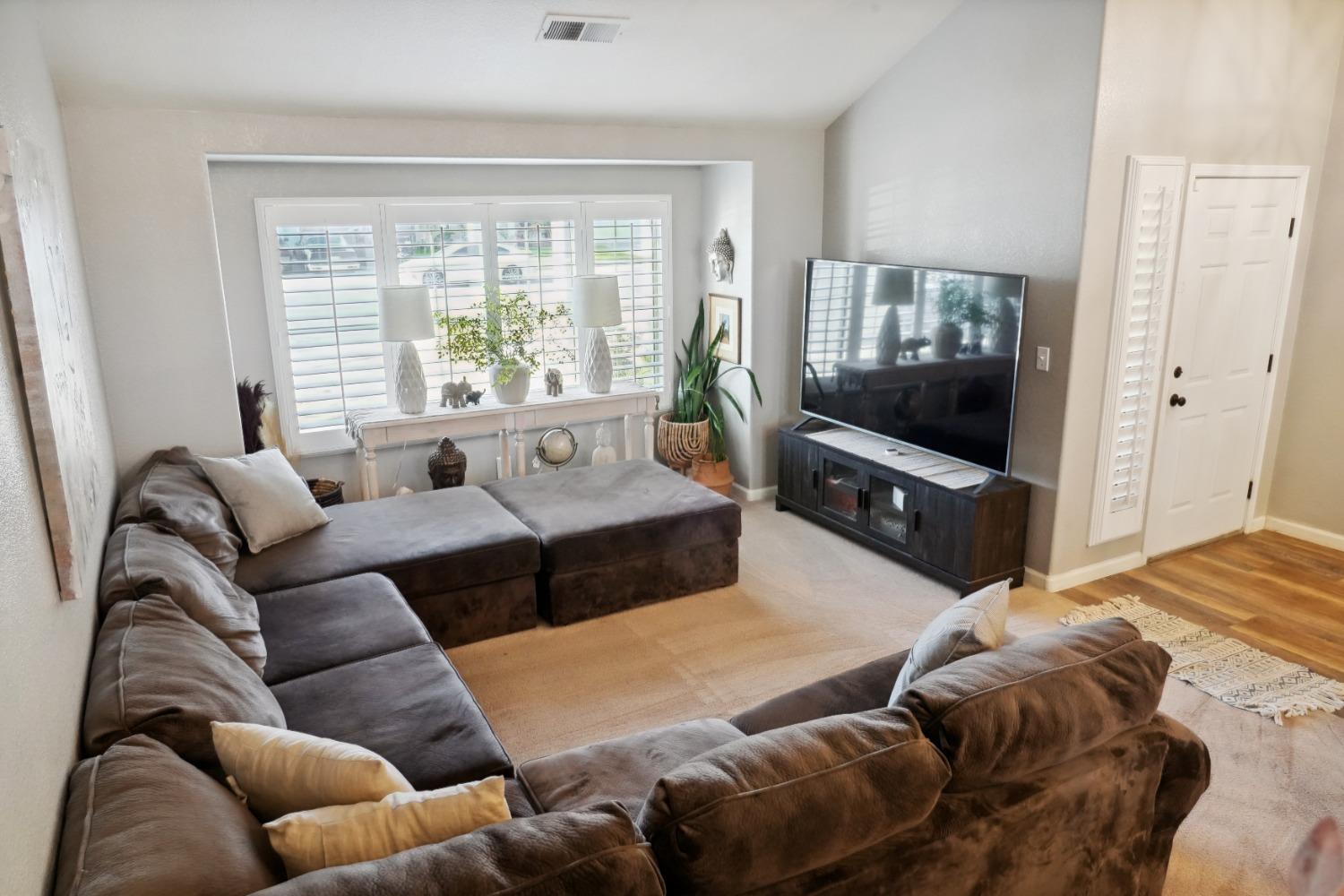 Detail Gallery Image 5 of 82 For 686 Tusky Ave, Los Banos,  CA 93635 - 4 Beds | 3 Baths
