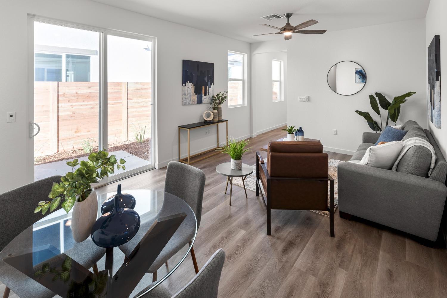 Detail Gallery Image 9 of 35 For 8660 Starburst Way, Sacramento,  CA 95823 - 3 Beds | 2 Baths