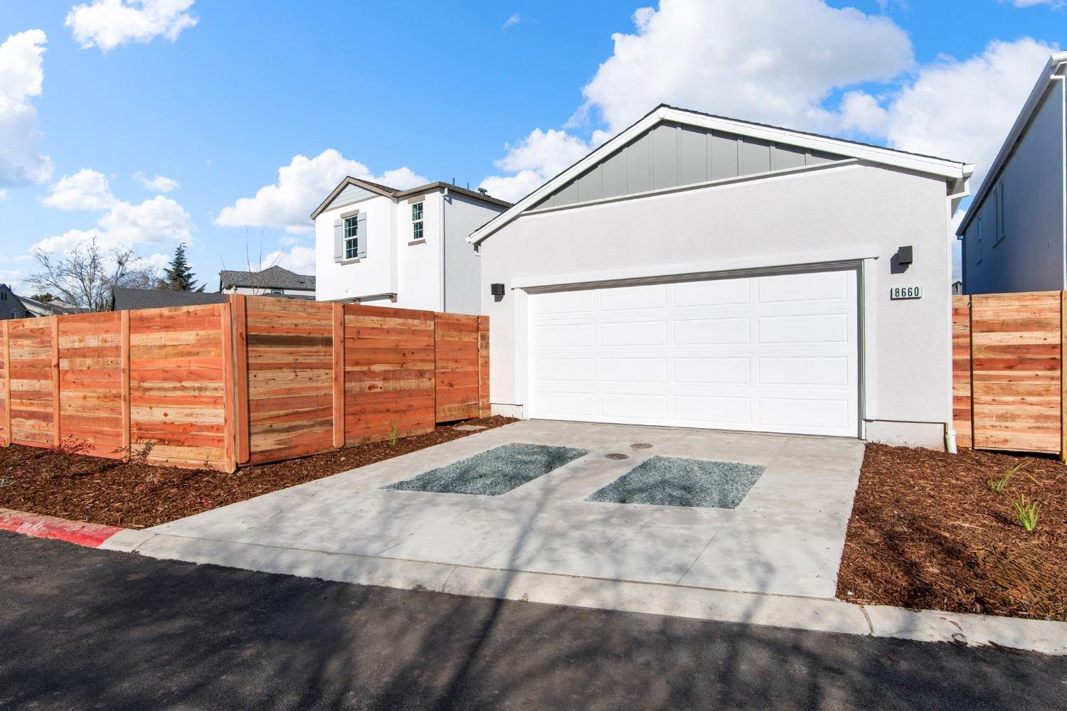 Detail Gallery Image 32 of 35 For 8660 Starburst Way, Sacramento,  CA 95823 - 3 Beds | 2 Baths