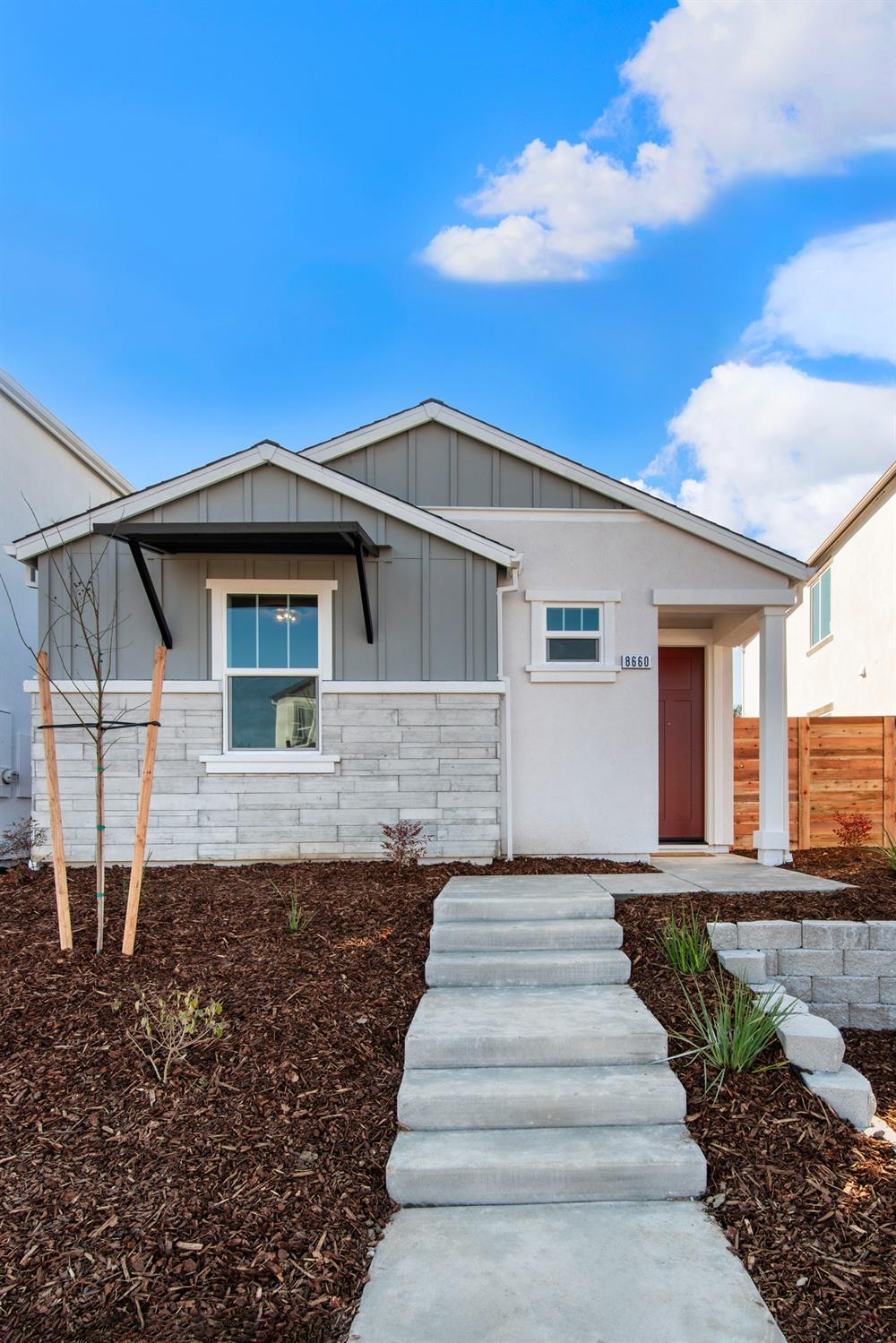 Detail Gallery Image 2 of 35 For 8660 Starburst Way, Sacramento,  CA 95823 - 3 Beds | 2 Baths