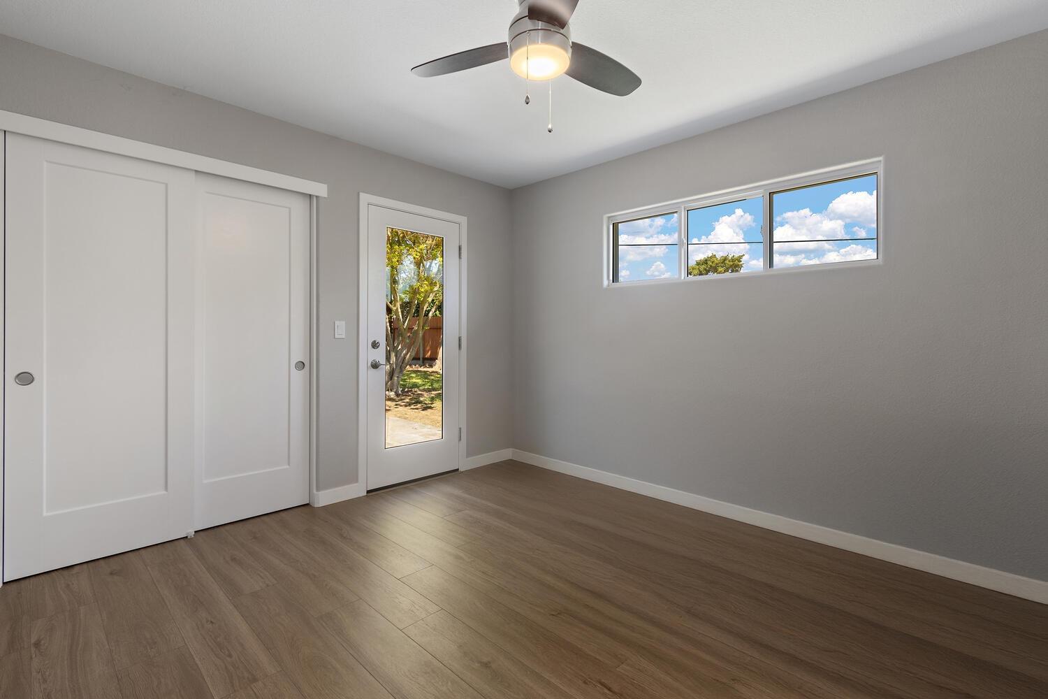 Detail Gallery Image 17 of 27 For 6407 Oakridge Way, Sacramento,  CA 95831 - 2 Beds | 2/1 Baths