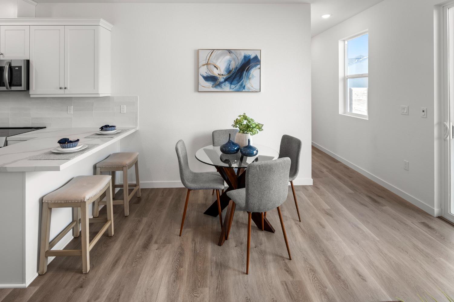 Detail Gallery Image 12 of 35 For 8660 Starburst Way, Sacramento,  CA 95823 - 3 Beds | 2 Baths