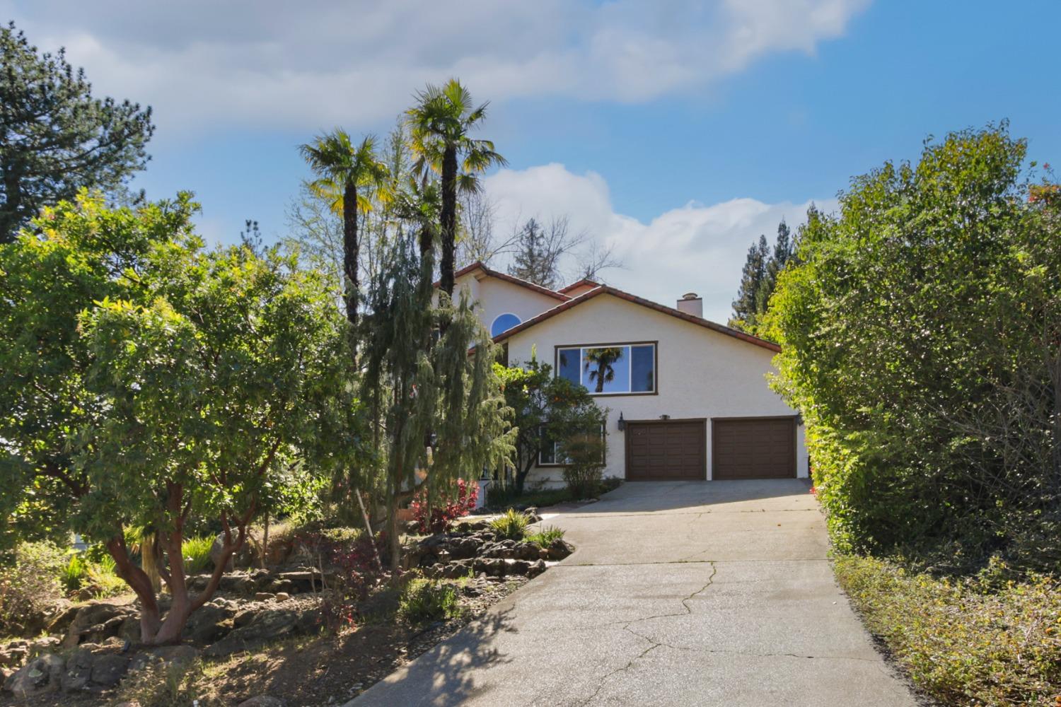 Detail Gallery Image 4 of 99 For 4117 Thistledown Dr, Fair Oaks,  CA 95628 - 4 Beds | 3/1 Baths