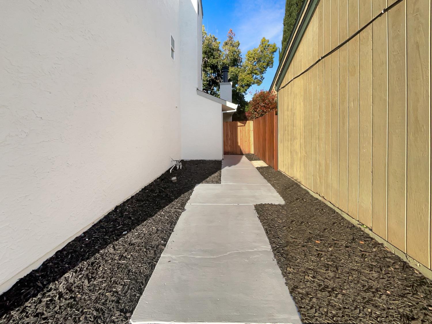 Detail Gallery Image 42 of 45 For 121 Ishi Cir, Sacramento,  CA 95833 - 3 Beds | 2/1 Baths