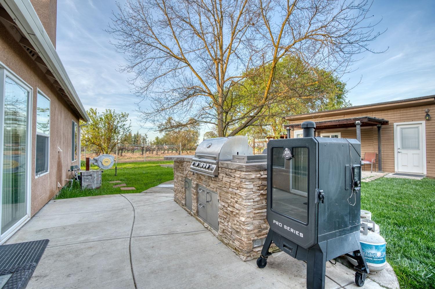 Detail Gallery Image 42 of 70 For 13070 N Curry Ave, Lodi,  CA 95240 - 5 Beds | 3 Baths