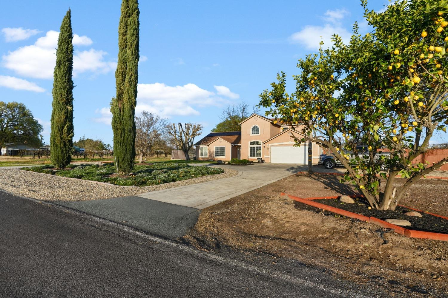 Detail Gallery Image 8 of 70 For 13070 N Curry Ave, Lodi,  CA 95240 - 5 Beds | 3 Baths