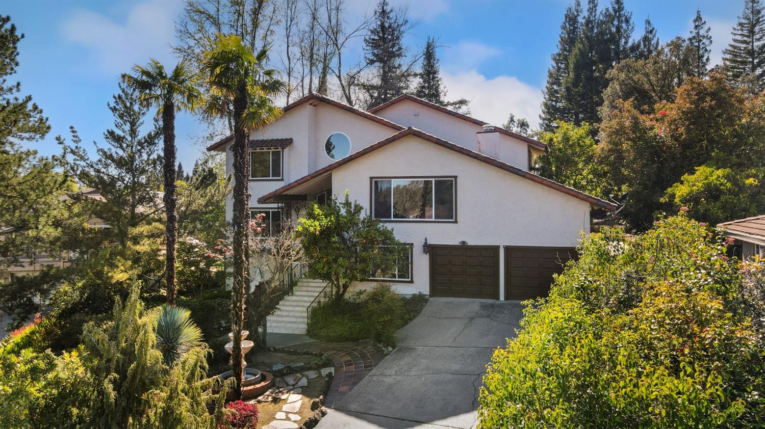 Detail Gallery Image 2 of 99 For 4117 Thistledown Dr, Fair Oaks,  CA 95628 - 4 Beds | 3/1 Baths