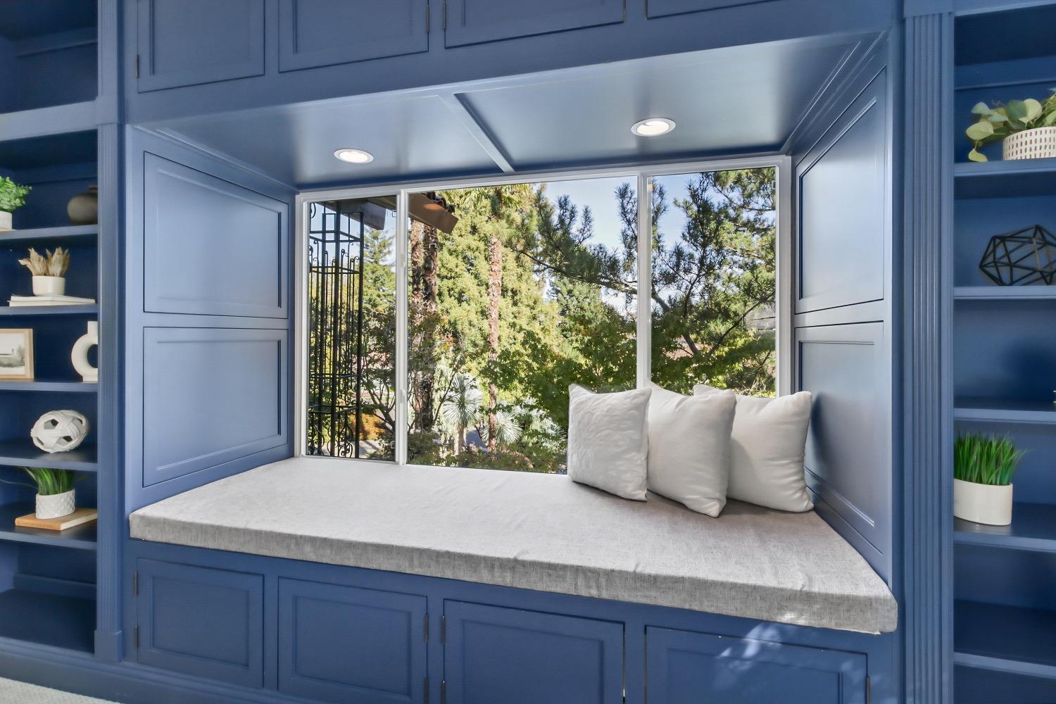 Detail Gallery Image 14 of 99 For 4117 Thistledown Dr, Fair Oaks,  CA 95628 - 4 Beds | 3/1 Baths