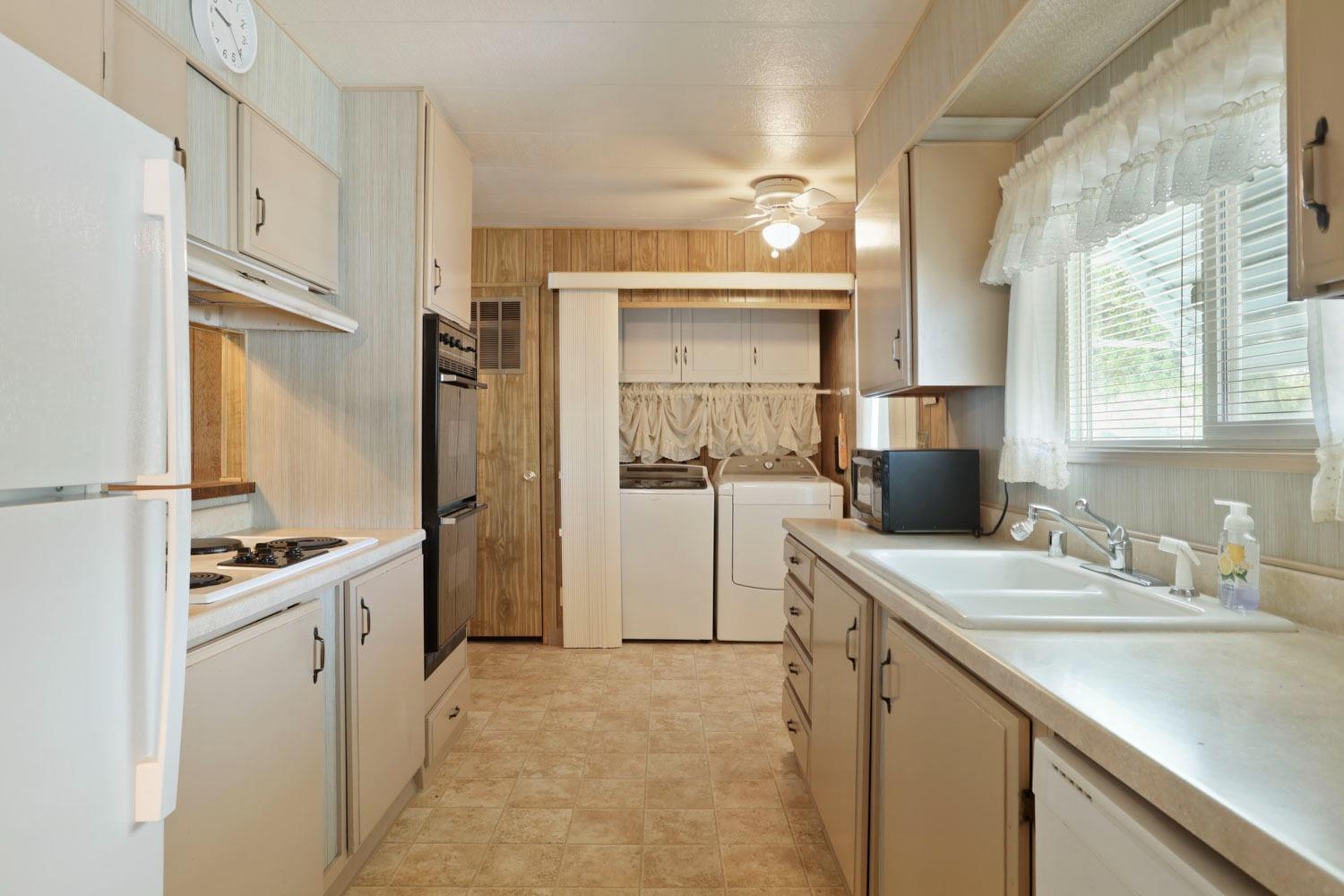 Detail Gallery Image 8 of 51 For 2929 N Macarthur Dr 156, Tracy,  CA 95376 - 3 Beds | 2 Baths