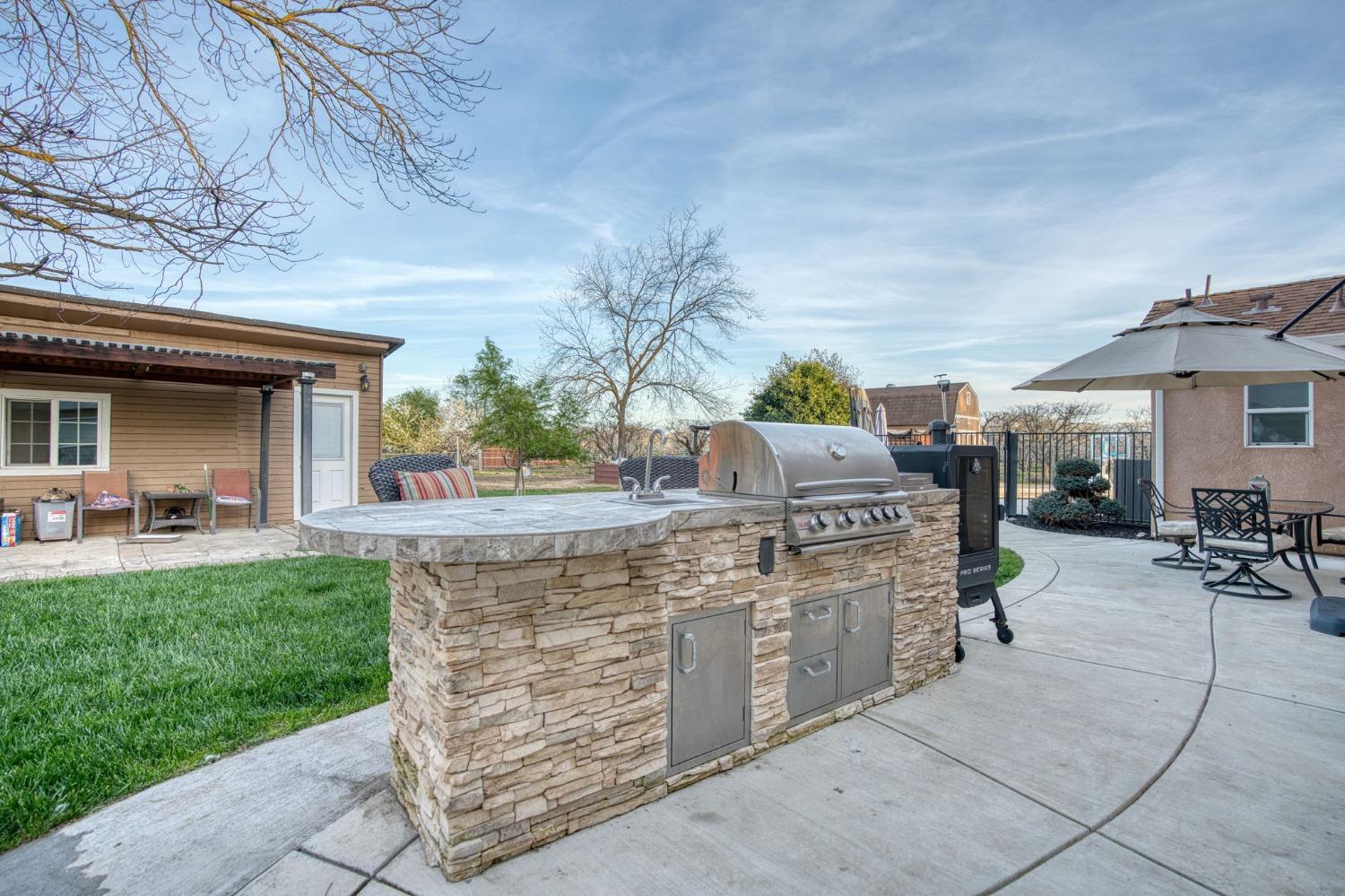 Detail Gallery Image 43 of 70 For 13070 N Curry Ave, Lodi,  CA 95240 - 5 Beds | 3 Baths