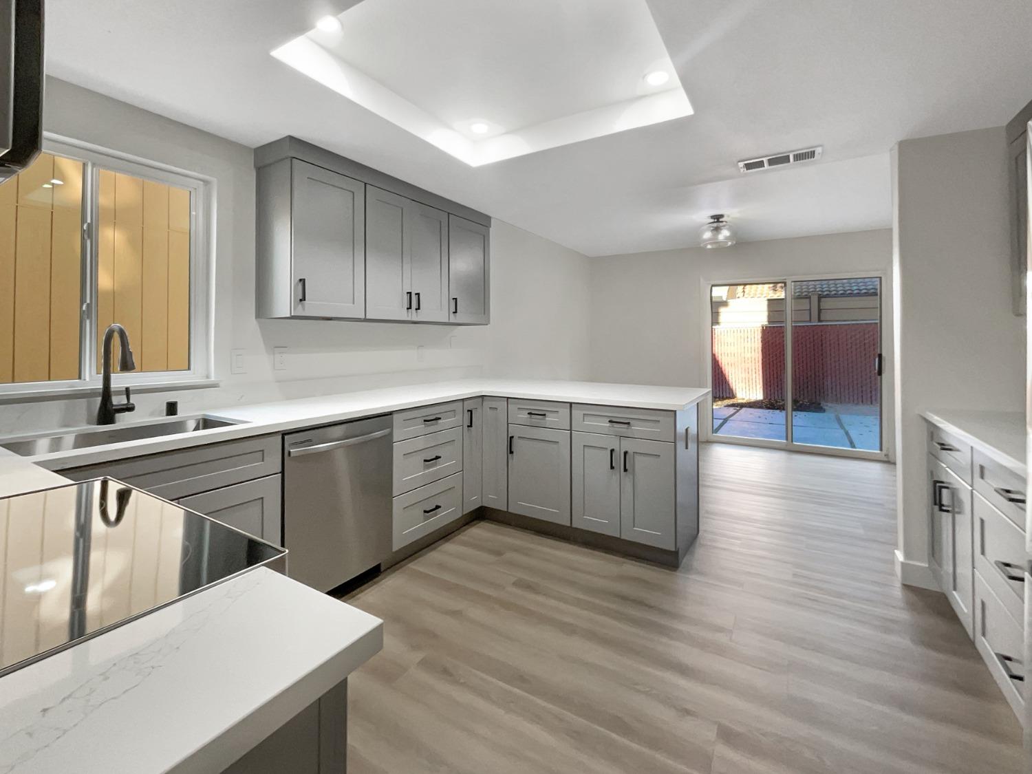 Detail Gallery Image 18 of 45 For 121 Ishi Cir, Sacramento,  CA 95833 - 3 Beds | 2/1 Baths