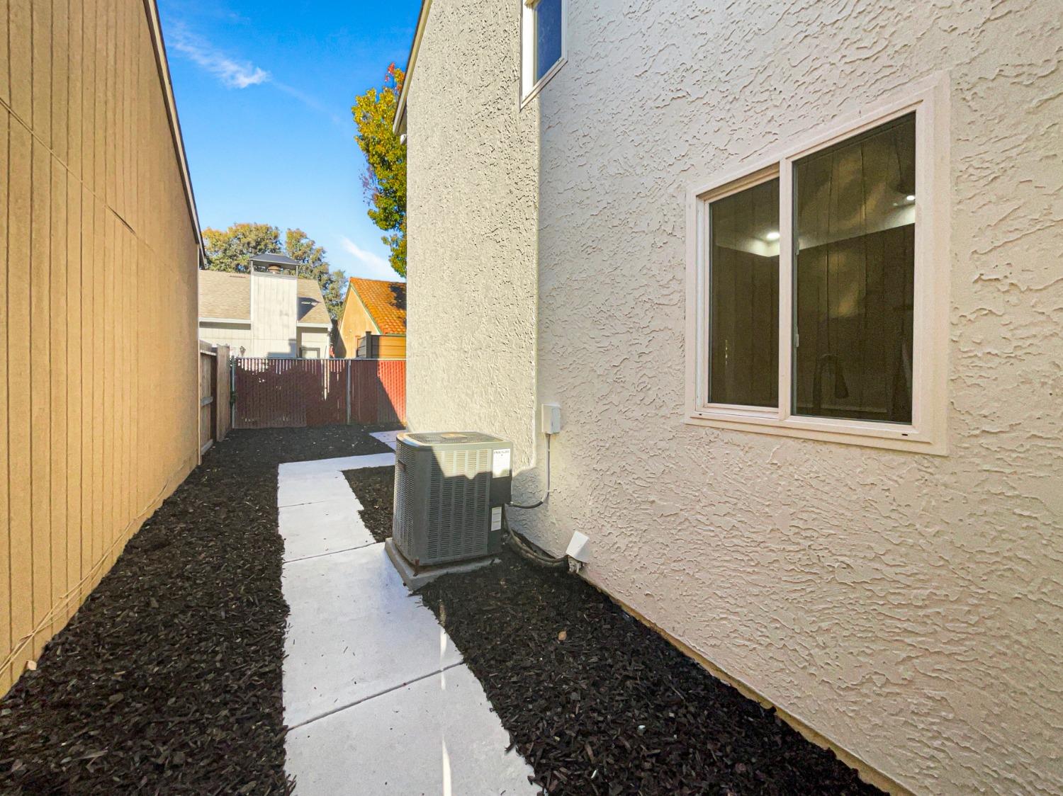 Detail Gallery Image 41 of 45 For 121 Ishi Cir, Sacramento,  CA 95833 - 3 Beds | 2/1 Baths