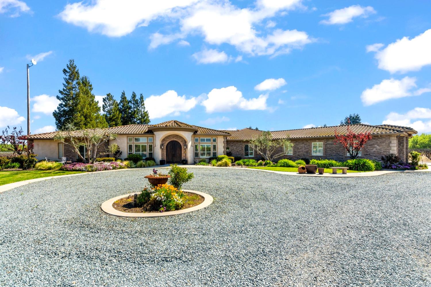 Detail Gallery Image 4 of 84 For 15106 Prescott Rd, Manteca,  CA 95336 - 4 Beds | 3/1 Baths
