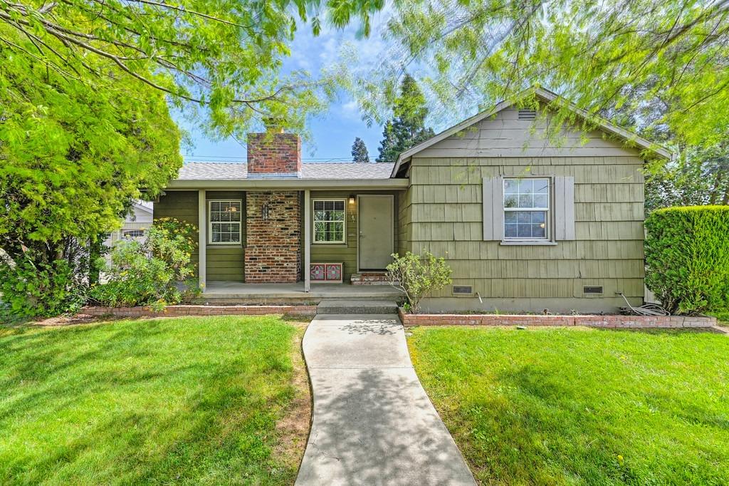 Detail Gallery Image 1 of 1 For 3147 Trussel Way, Sacramento,  CA 95864 - 2 Beds | 1 Baths