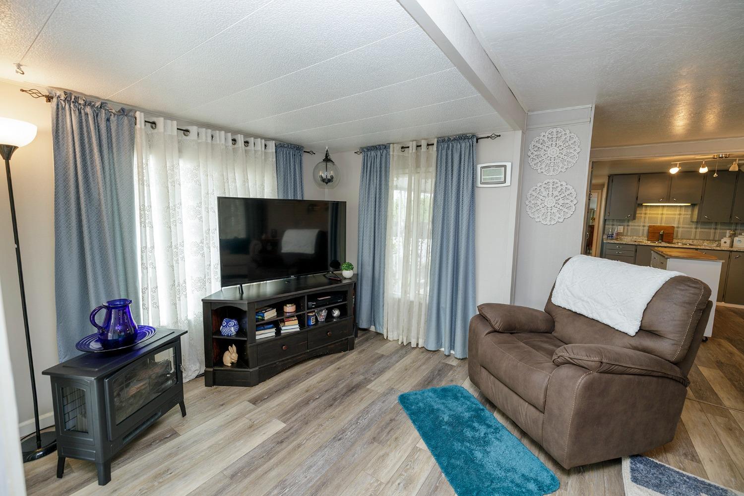 Detail Gallery Image 10 of 46 For 2505 Jackson Ave 197, Escalon,  CA 95320 - 2 Beds | 2 Baths