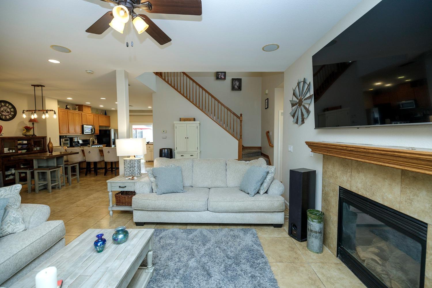 Detail Gallery Image 4 of 22 For 5303 Spaulding Ct, Riverbank,  CA 95367 - 3 Beds | 2/1 Baths