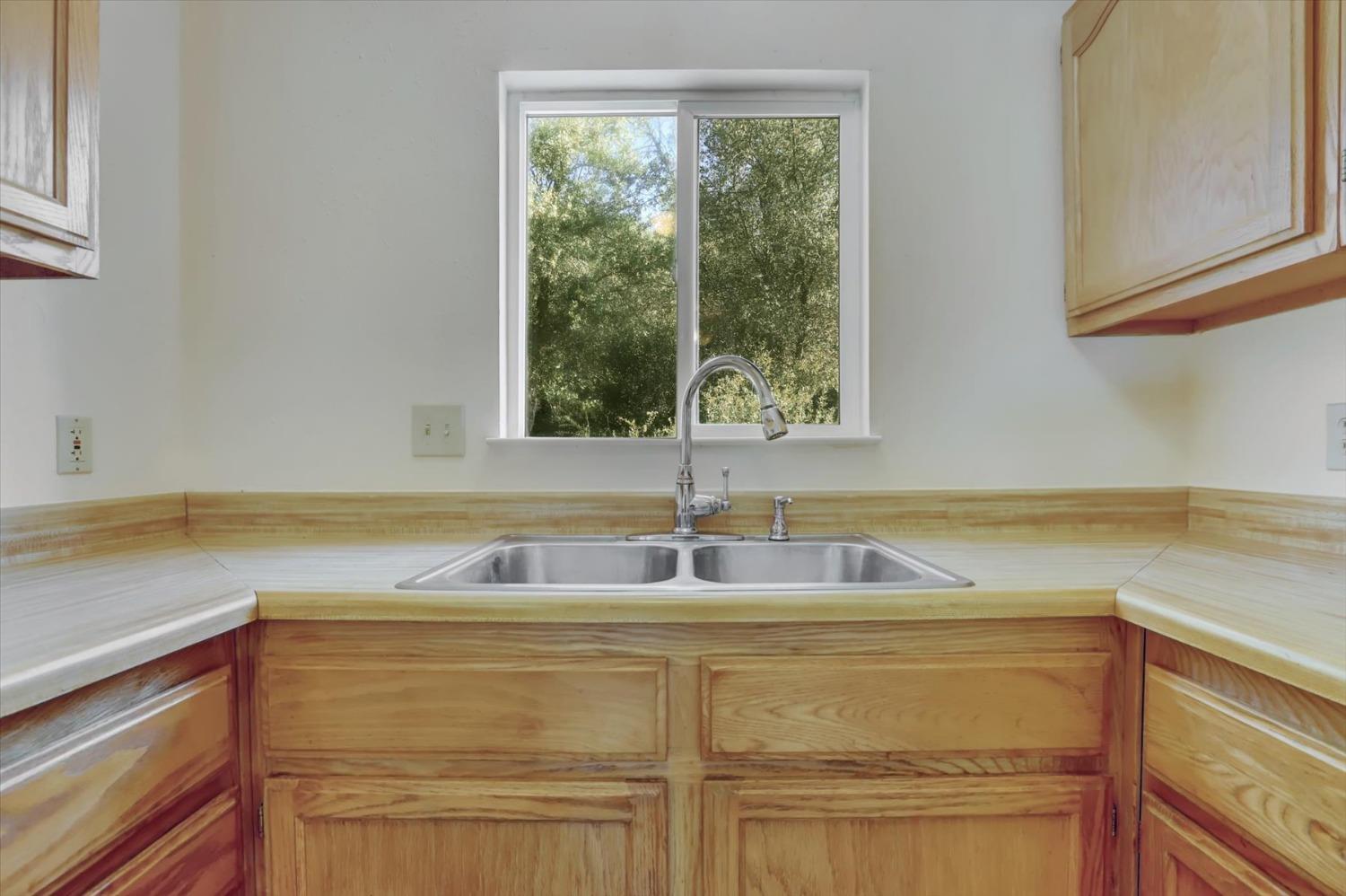 Detail Gallery Image 10 of 76 For 13807 Bluebird Way, Oregon House,  CA 95962 - 5 Beds | 4 Baths