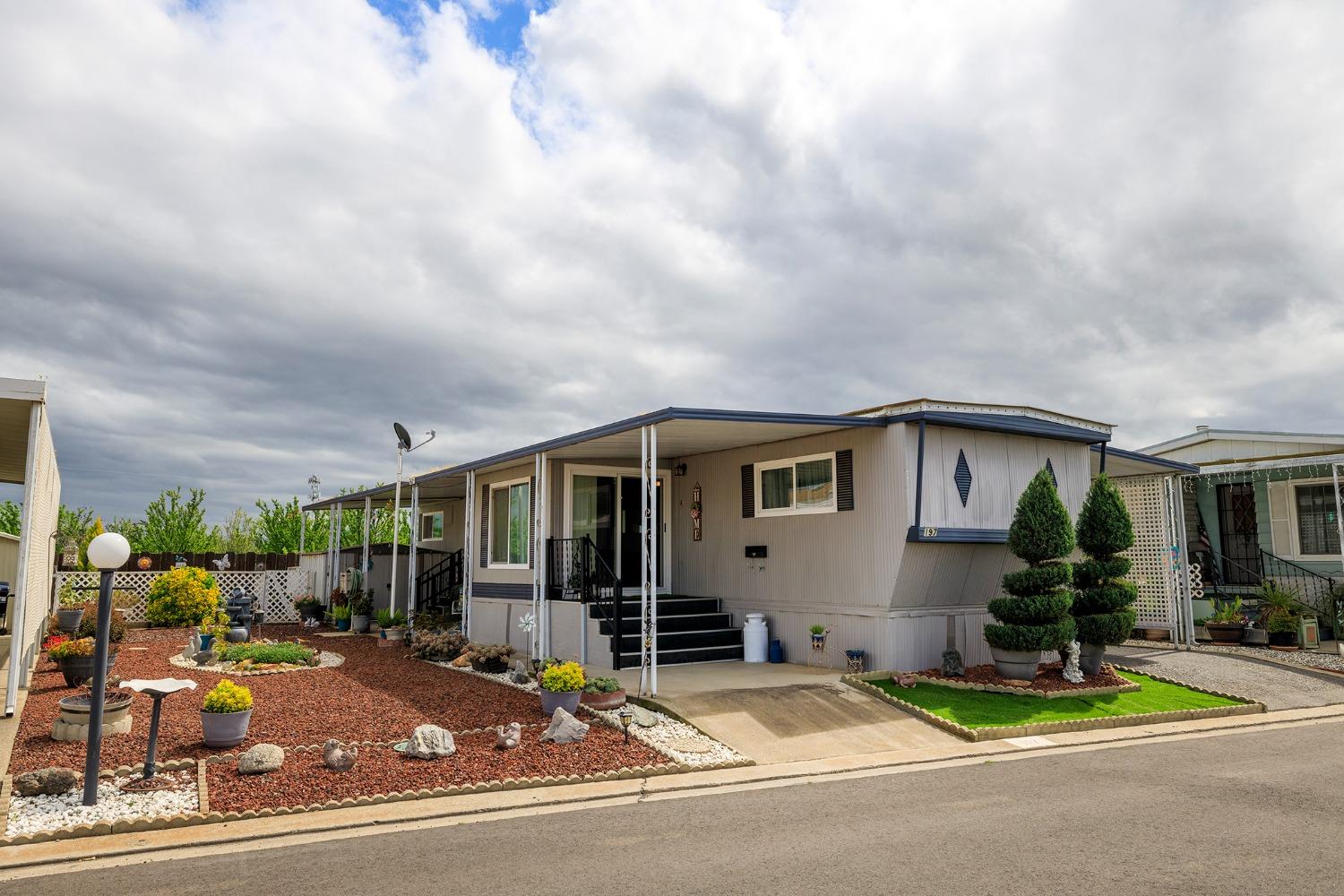 Detail Gallery Image 1 of 46 For 2505 Jackson Ave 197, Escalon,  CA 95320 - 2 Beds | 2 Baths