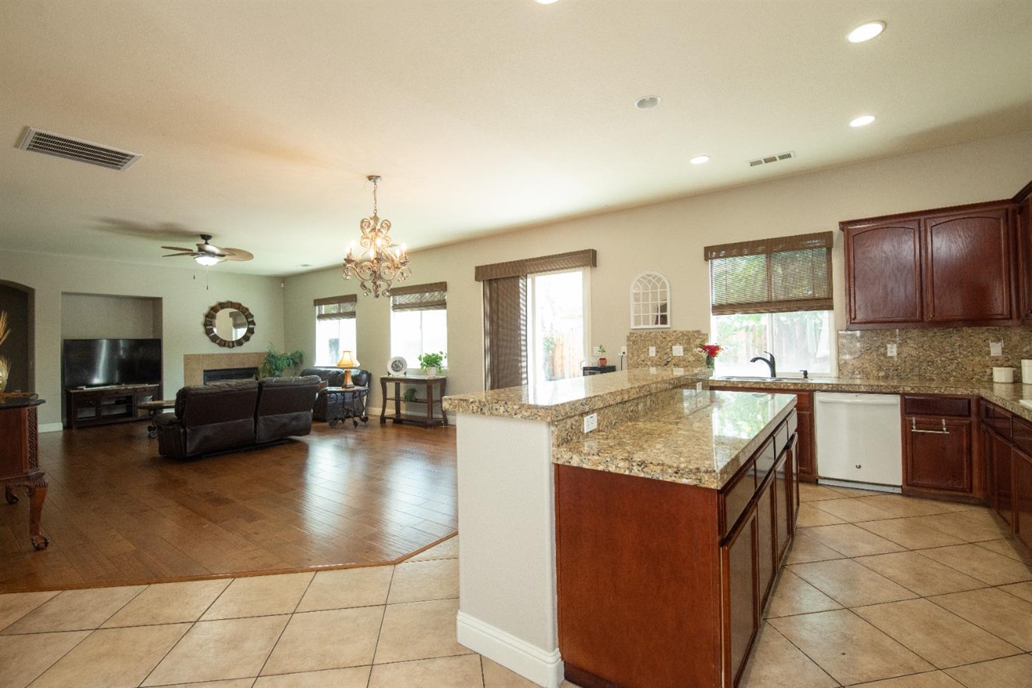 Detail Gallery Image 52 of 60 For 4672 Hutchinson Ln, Merced,  CA 95348 - 5 Beds | 4 Baths