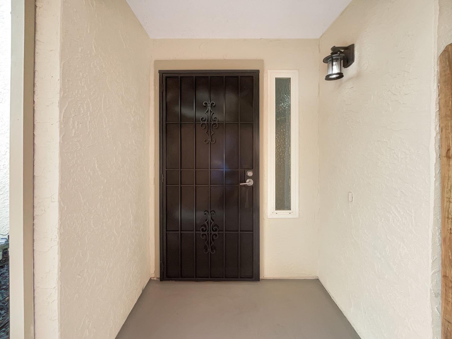 Detail Gallery Image 10 of 45 For 121 Ishi Cir, Sacramento,  CA 95833 - 3 Beds | 2/1 Baths