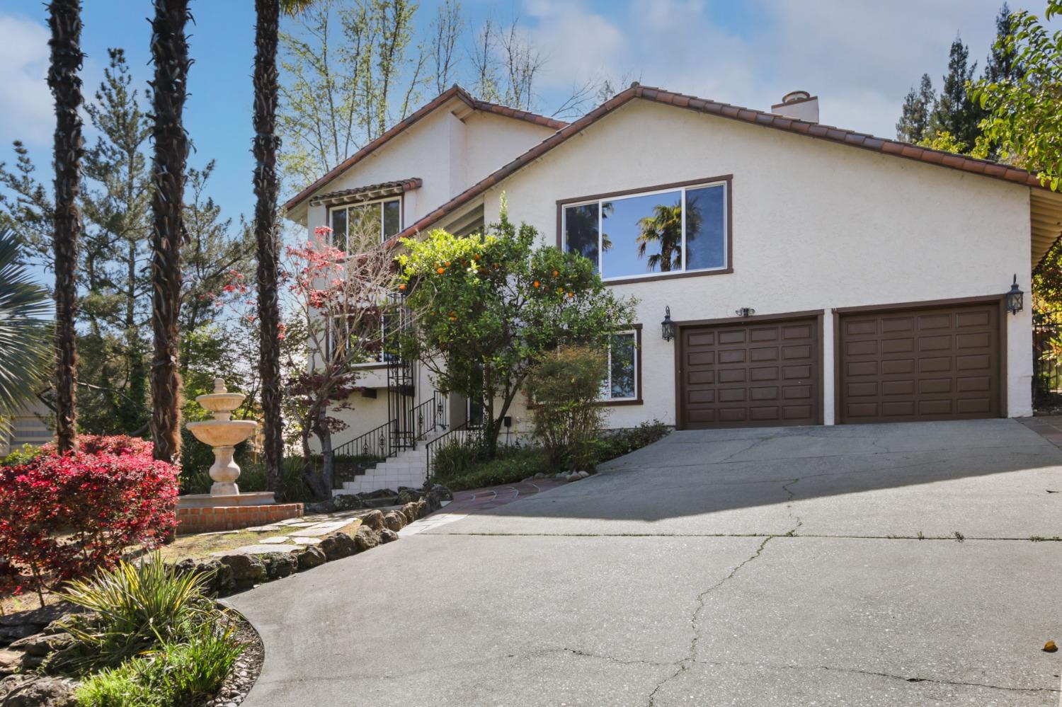 Detail Gallery Image 5 of 99 For 4117 Thistledown Dr, Fair Oaks,  CA 95628 - 4 Beds | 3/1 Baths