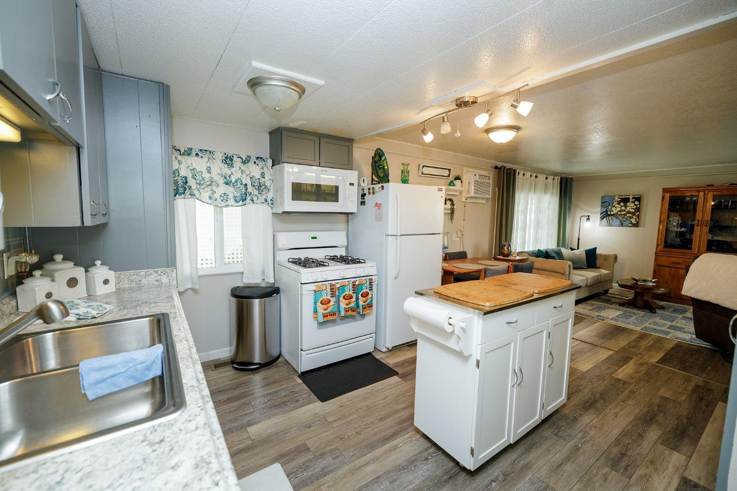 Detail Gallery Image 16 of 46 For 2505 Jackson Ave 197, Escalon,  CA 95320 - 2 Beds | 2 Baths