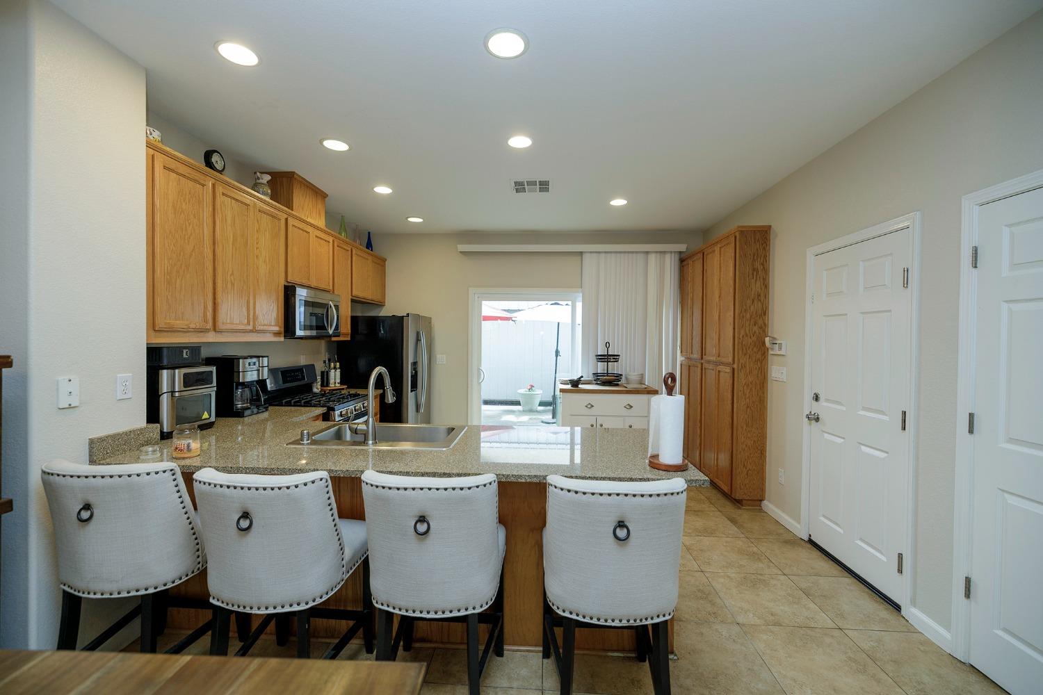 Detail Gallery Image 8 of 22 For 5303 Spaulding Ct, Riverbank,  CA 95367 - 3 Beds | 2/1 Baths