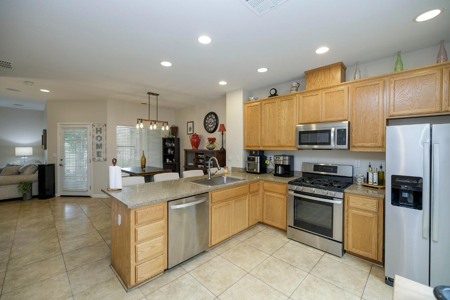 Detail Gallery Image 9 of 22 For 5303 Spaulding Ct, Riverbank,  CA 95367 - 3 Beds | 2/1 Baths