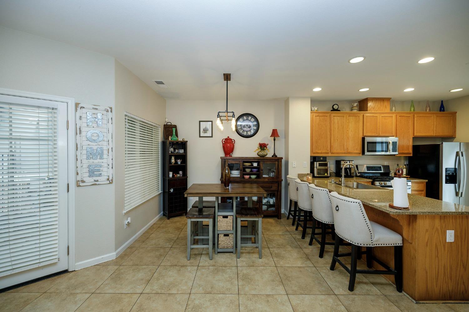 Detail Gallery Image 6 of 22 For 5303 Spaulding Ct, Riverbank,  CA 95367 - 3 Beds | 2/1 Baths