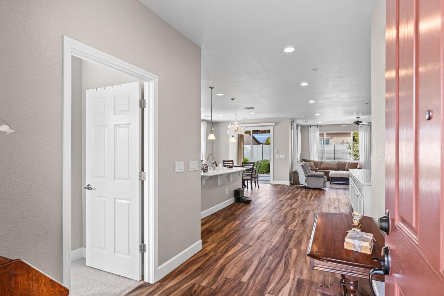 Detail Gallery Image 8 of 88 For 1324 Chestnut Hill Dr, Manteca,  CA 95336 - 3 Beds | 2 Baths