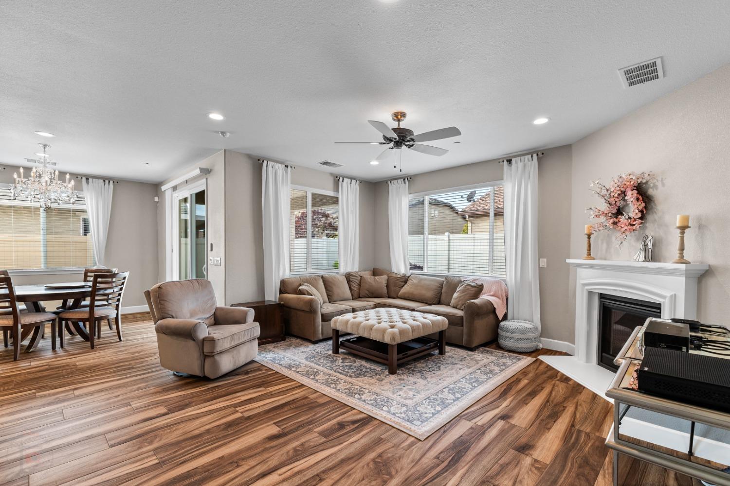 Detail Gallery Image 23 of 88 For 1324 Chestnut Hill Dr, Manteca,  CA 95336 - 3 Beds | 2 Baths
