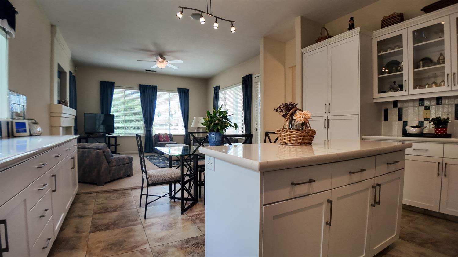 Detail Gallery Image 30 of 58 For 3912 Oak Shores Dr, Stockton,  CA 95209 - 4 Beds | 2/1 Baths