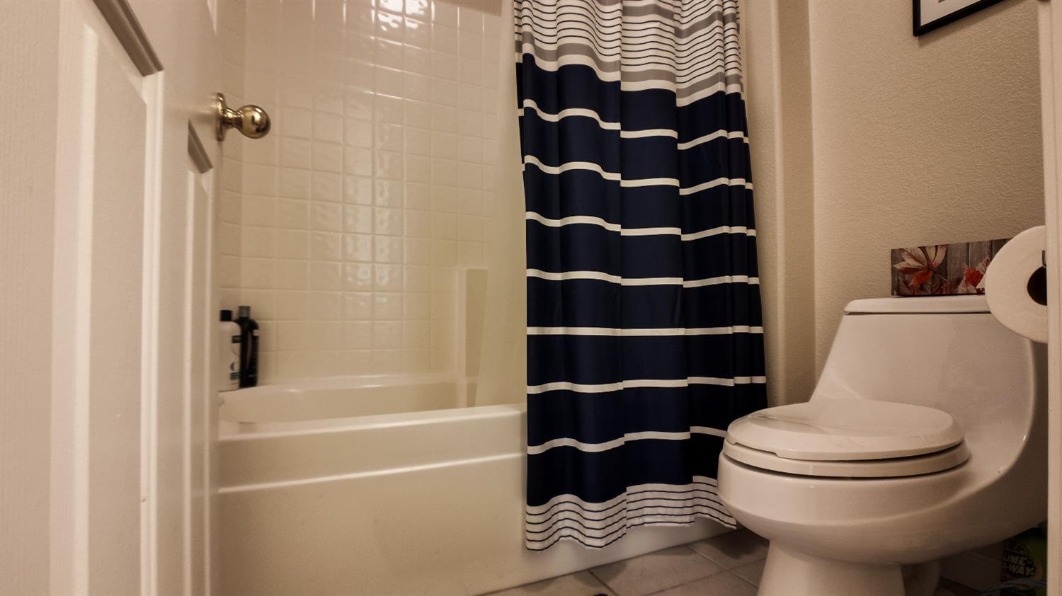 Detail Gallery Image 46 of 58 For 3912 Oak Shores Dr, Stockton,  CA 95209 - 4 Beds | 2/1 Baths