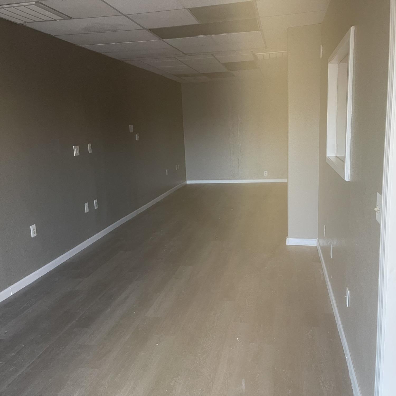 Detail Gallery Image 4 of 5 For 1601 Yosemite Blvd. #B,  Modesto,  CA 95354 - – Beds | – Baths