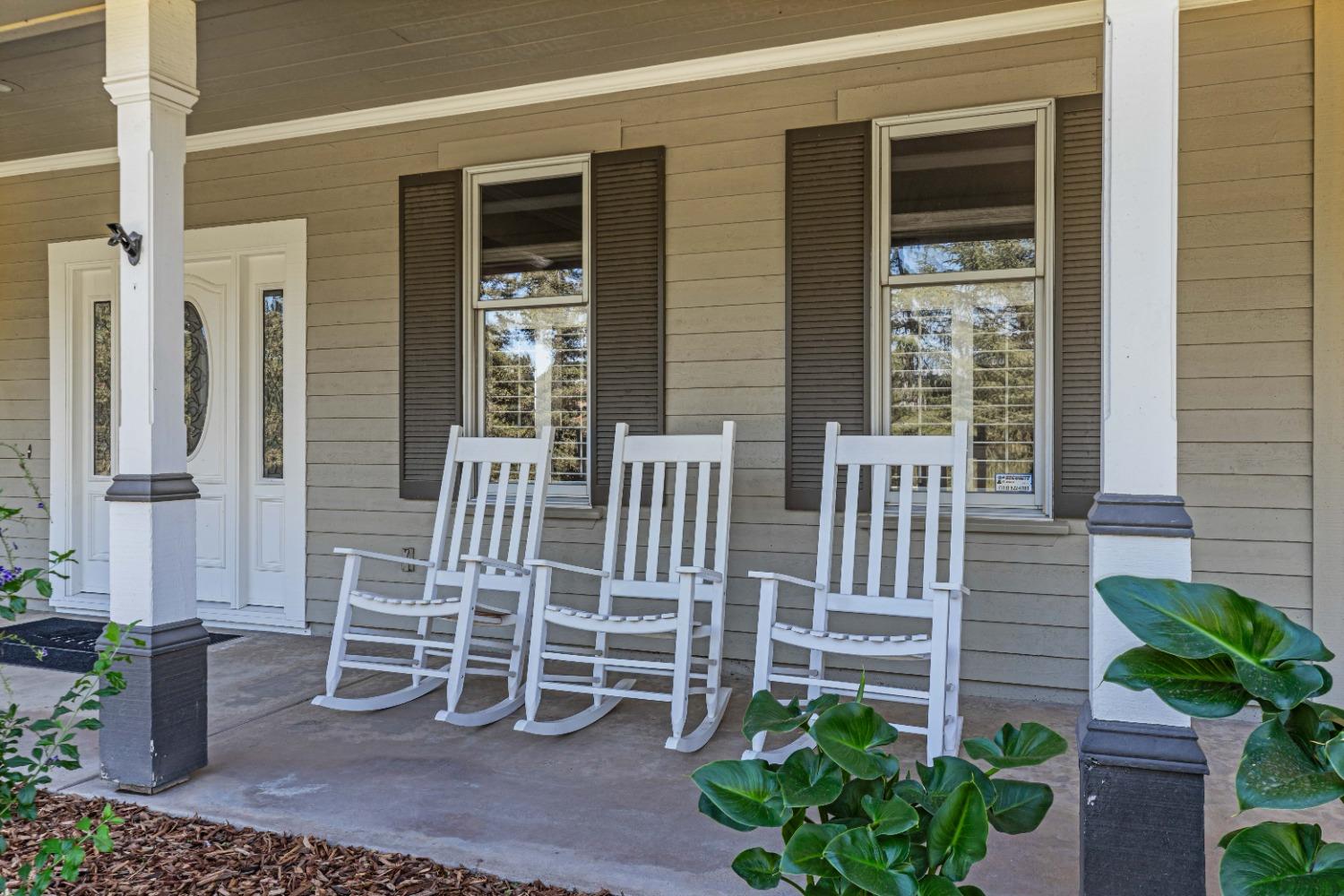 Detail Gallery Image 8 of 97 For 8724 N Oaks Dr, Oakdale,  CA 95361 - 5 Beds | 4 Baths