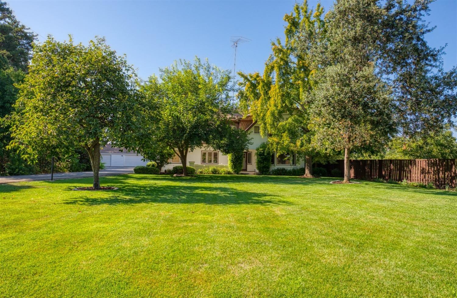 Detail Gallery Image 1 of 1 For 655 E Las Palmas Ave, Patterson,  CA 95363 - 3 Beds | 3 Baths