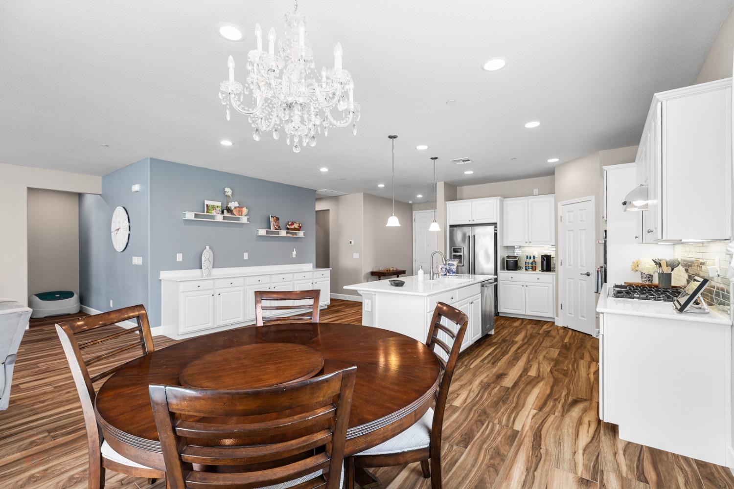 Detail Gallery Image 20 of 88 For 1324 Chestnut Hill Dr, Manteca,  CA 95336 - 3 Beds | 2 Baths