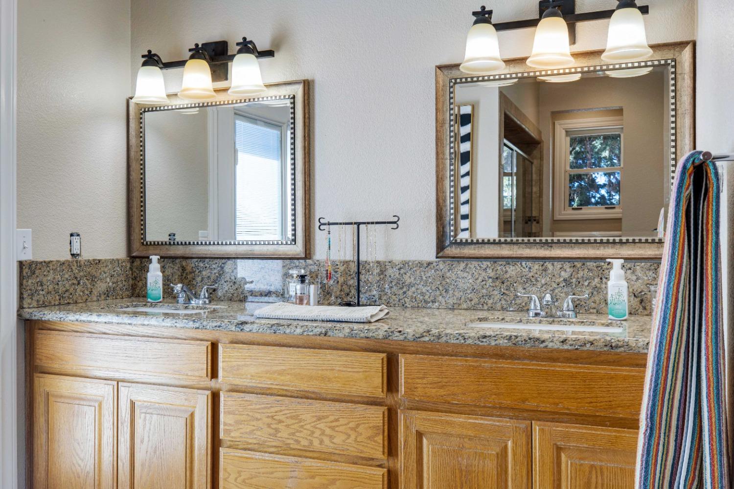 Detail Gallery Image 37 of 97 For 8724 N Oaks Dr, Oakdale,  CA 95361 - 5 Beds | 4 Baths