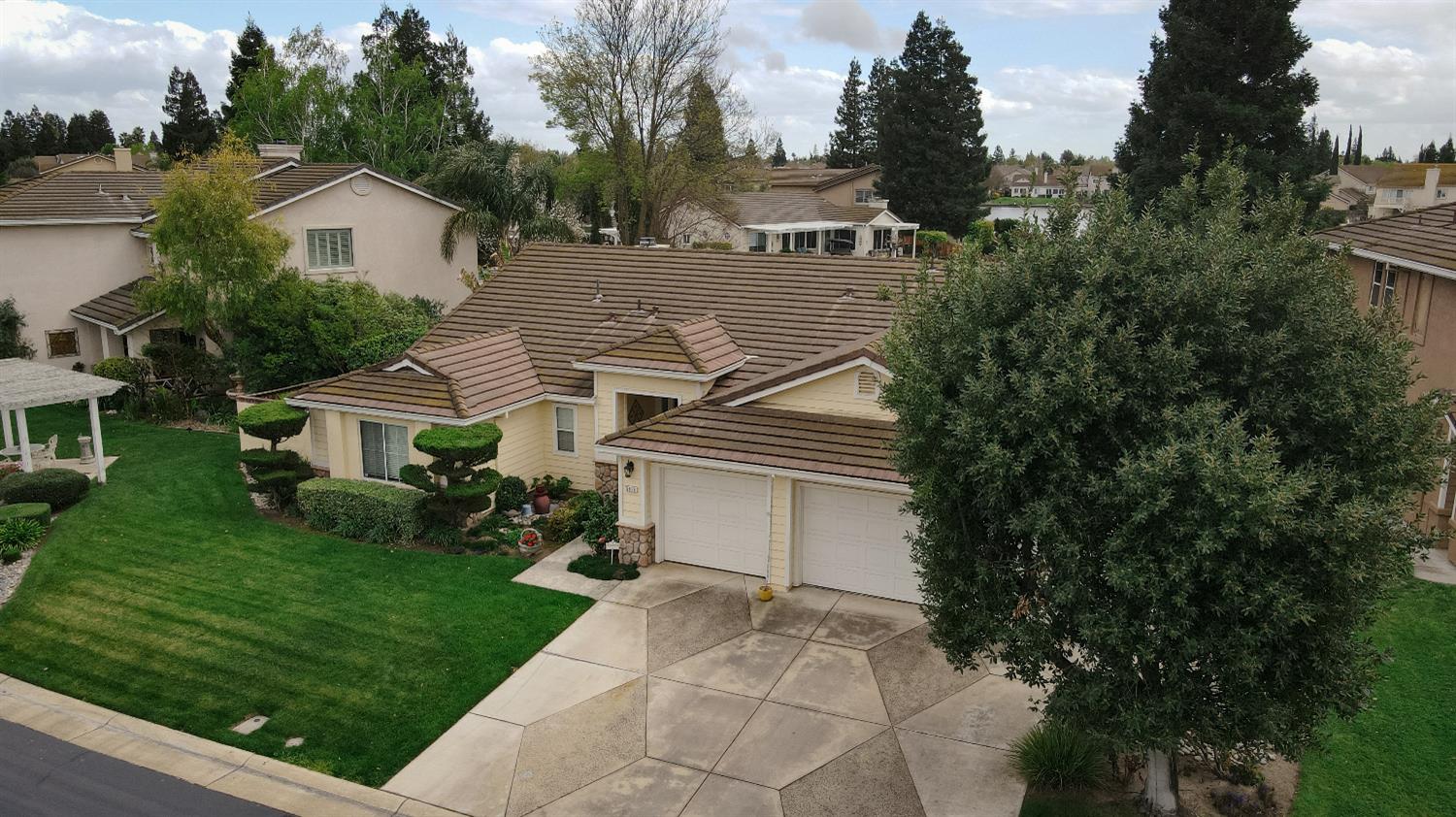 Detail Gallery Image 7 of 58 For 3912 Oak Shores Dr, Stockton,  CA 95209 - 4 Beds | 2/1 Baths