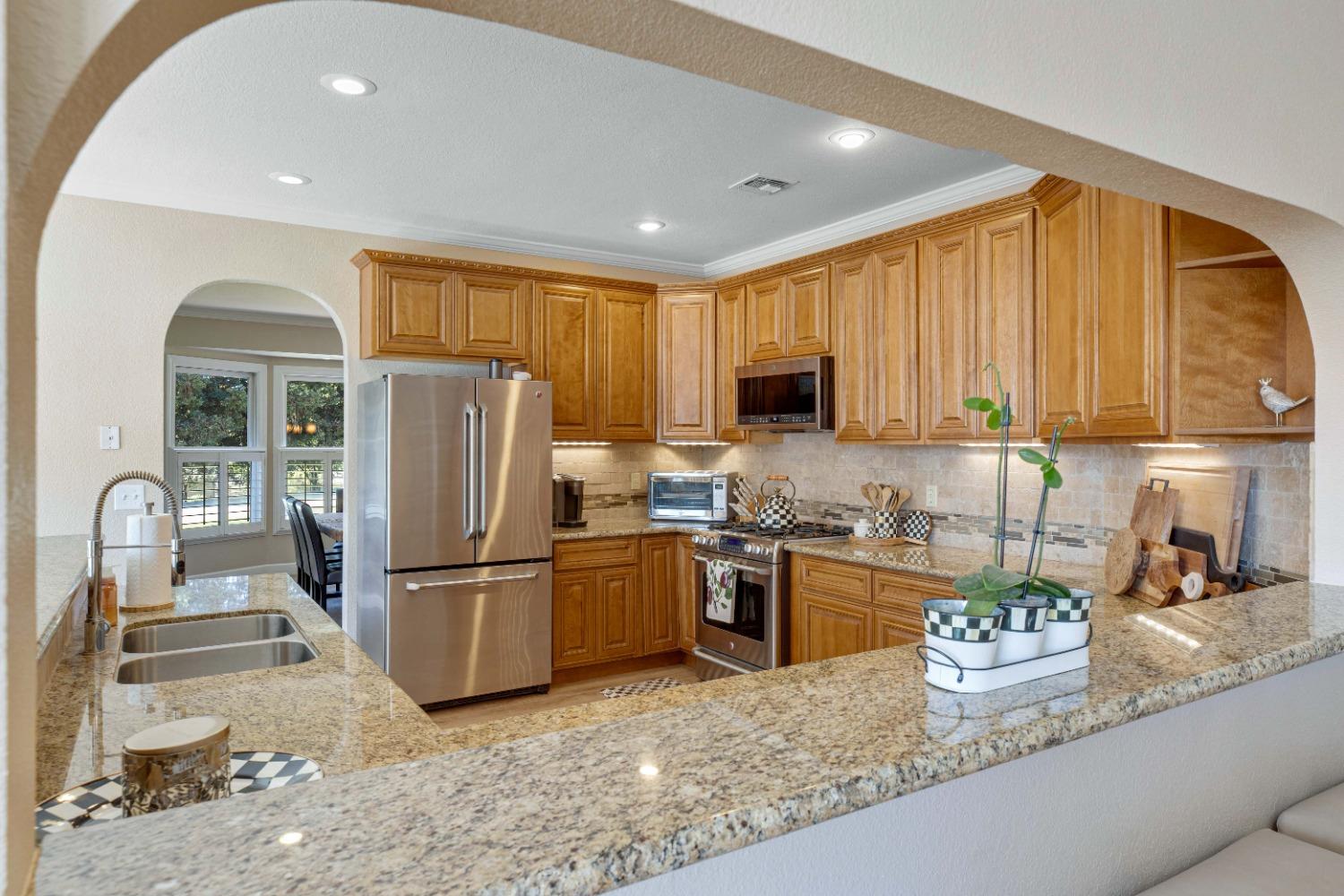 Detail Gallery Image 19 of 97 For 8724 N Oaks Dr, Oakdale,  CA 95361 - 5 Beds | 4 Baths